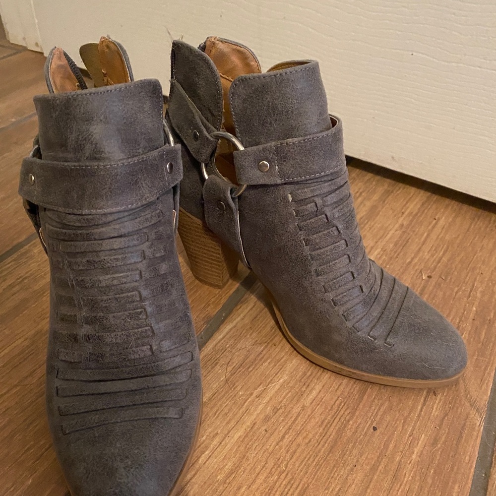 Cute booties - Picture 4 of 5